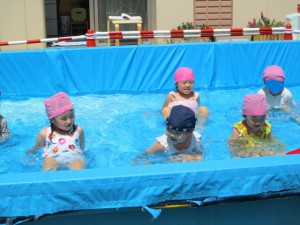 年中組☆プール水遊び活動とパラバルーン