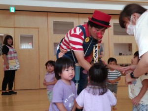 乳児　マジックショーを見たよ！