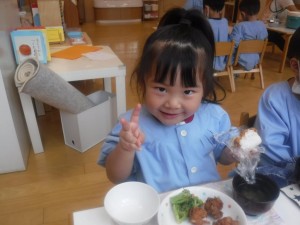 年少組★おにぎりをつくったよ