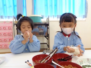 年中組　クッキング【手作りおにぎり】