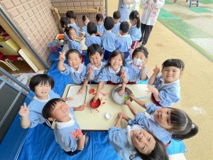 ★年中組★　感触あそび～寒天ゼリー～