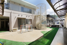 中庭・非常スロープ